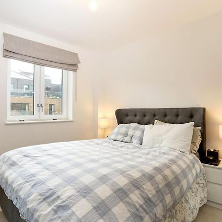 Idyllic Thames Riverside Apartment With Free Parking Isleworth Exterior foto