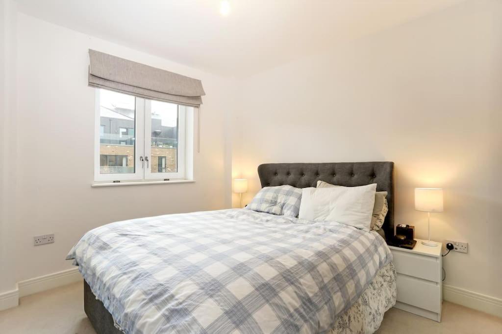 Idyllic Thames Riverside Apartment With Free Parking Isleworth Exterior foto
